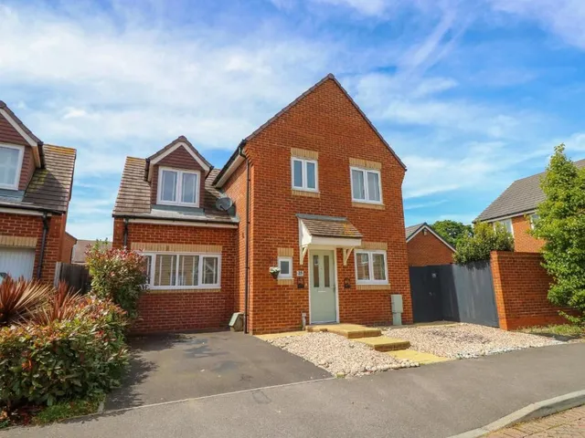 25 St Benedict Road: Detached Holiday Home