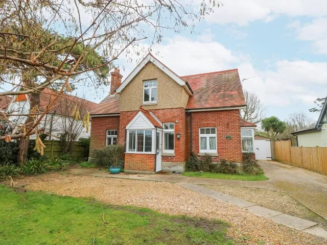 Framingham Holiday Cottage