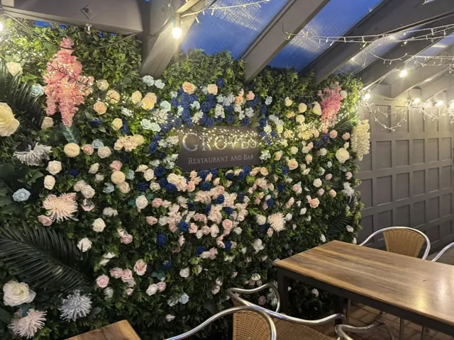 Groves – Restaurant and Bar