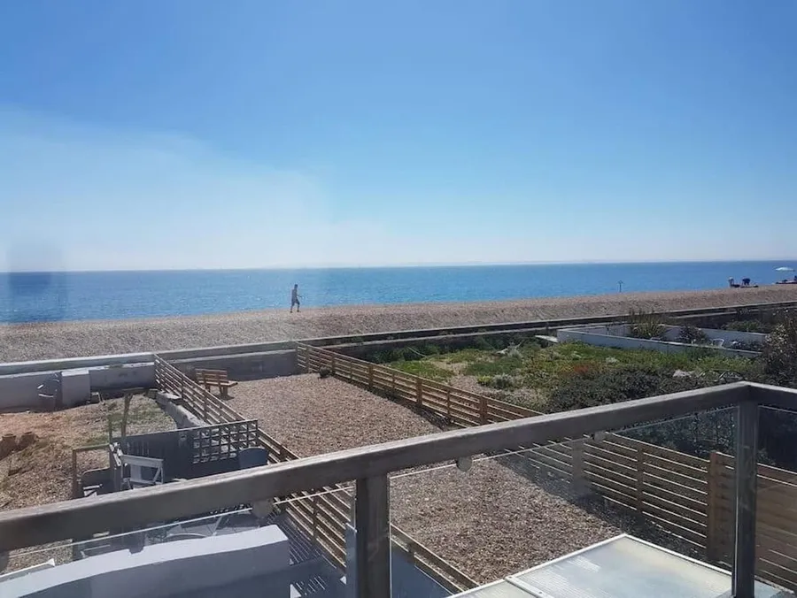 Horizon View: Beachfront Holiday Home