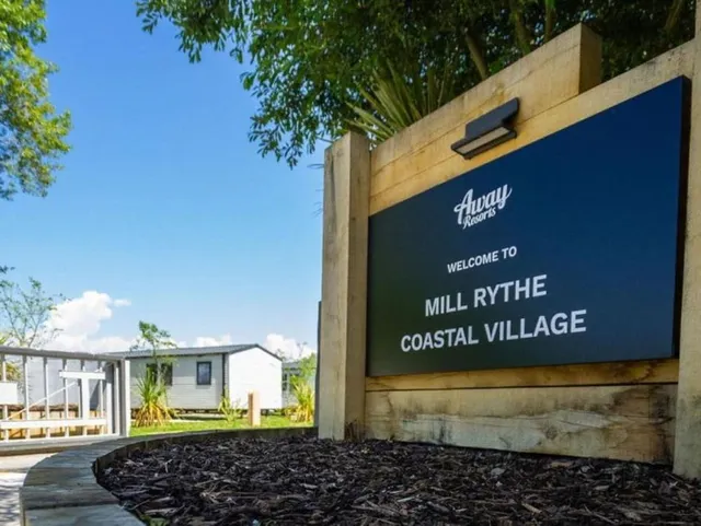 Mill Rythe Coastal Village: Hayling Island’s Harbourside Getaway