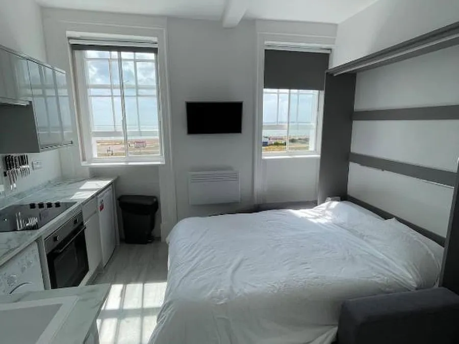 Seafront Studio Snug